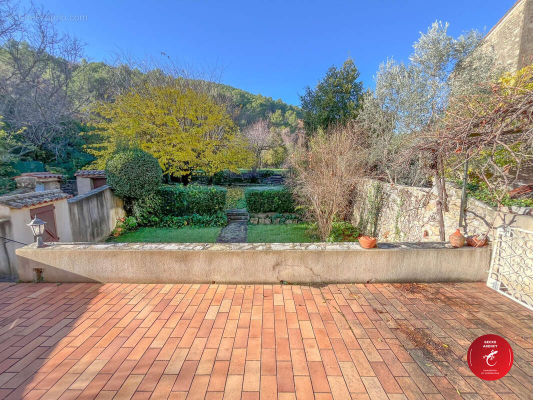 Maison à FIGANIERES