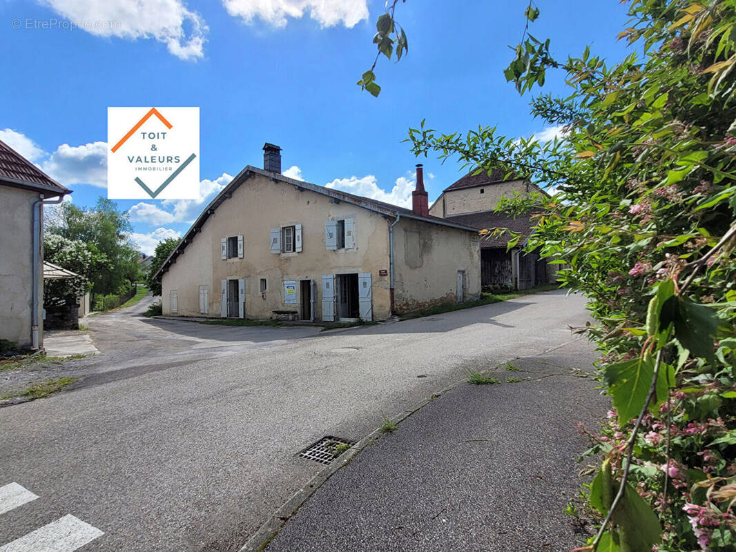Maison à VERS-EN-MONTAGNE