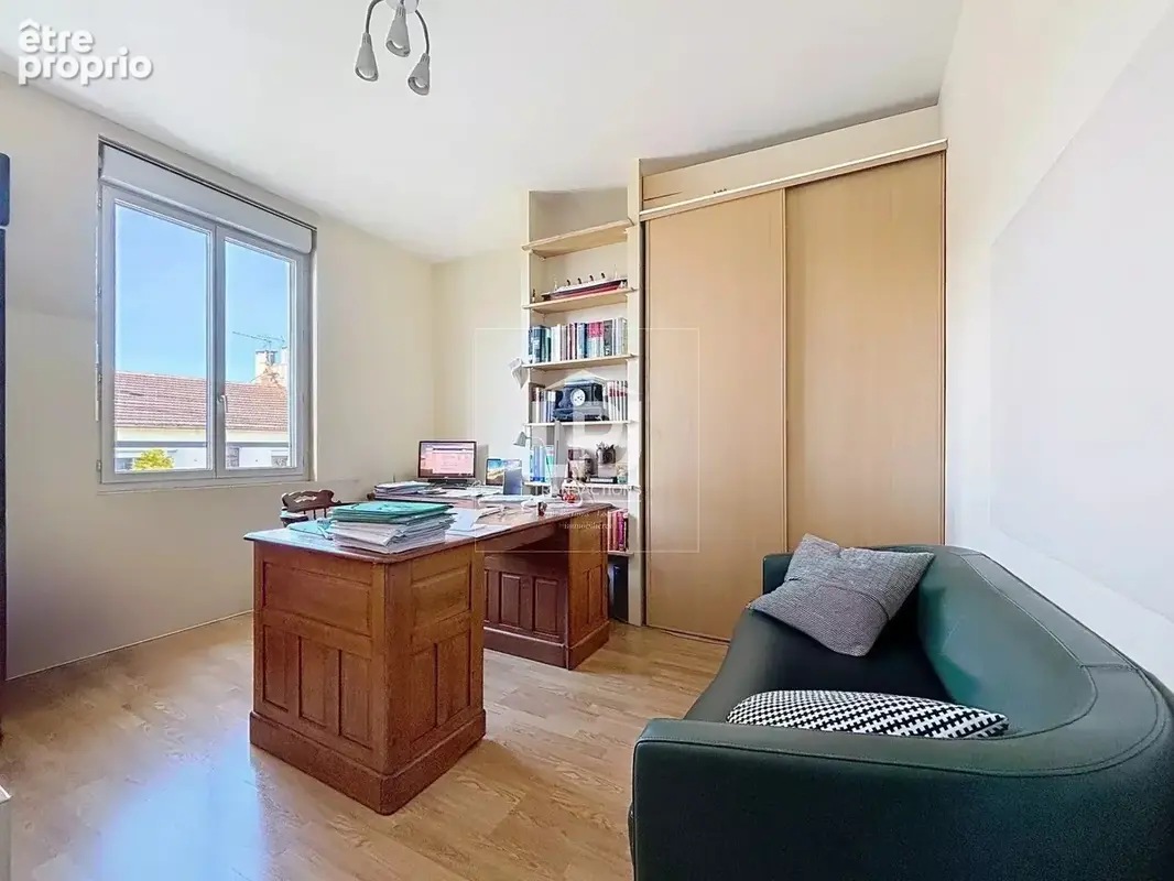 Lumineuse maison familiale 8 pièces de 178 m² avec jardin, belle terrasse et garage - photo 10