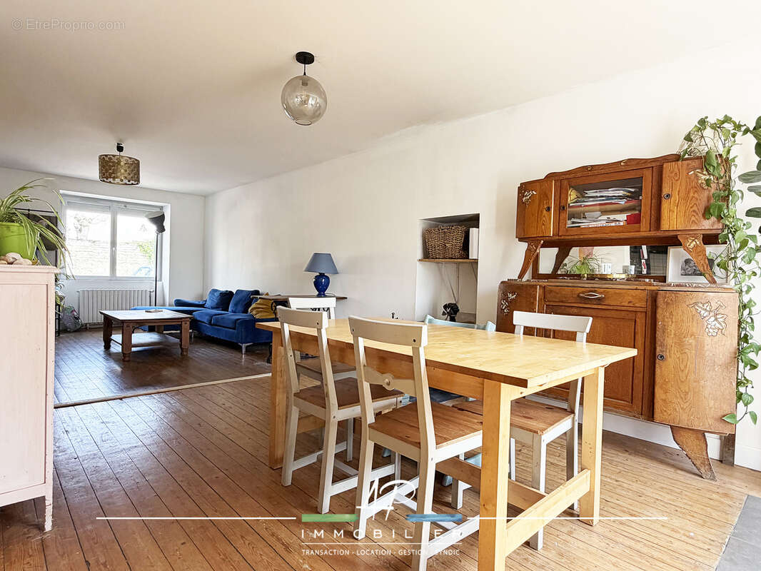 Maison à BEIRE-LE-CHATEL