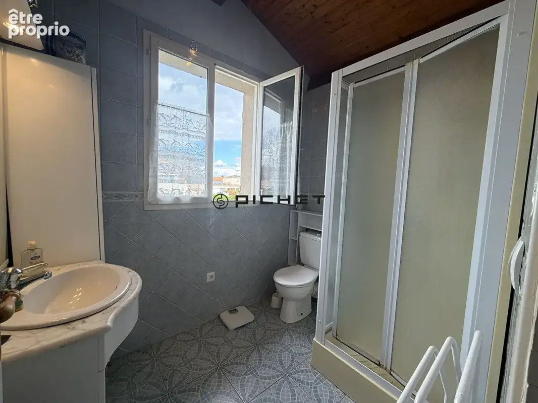 St Médard en Jalles -EXCLUSIVITÉ Maison familiale de 140 m² sur 600 m² de terrain avec piscine, terrasse et garage aménagé - photo 15