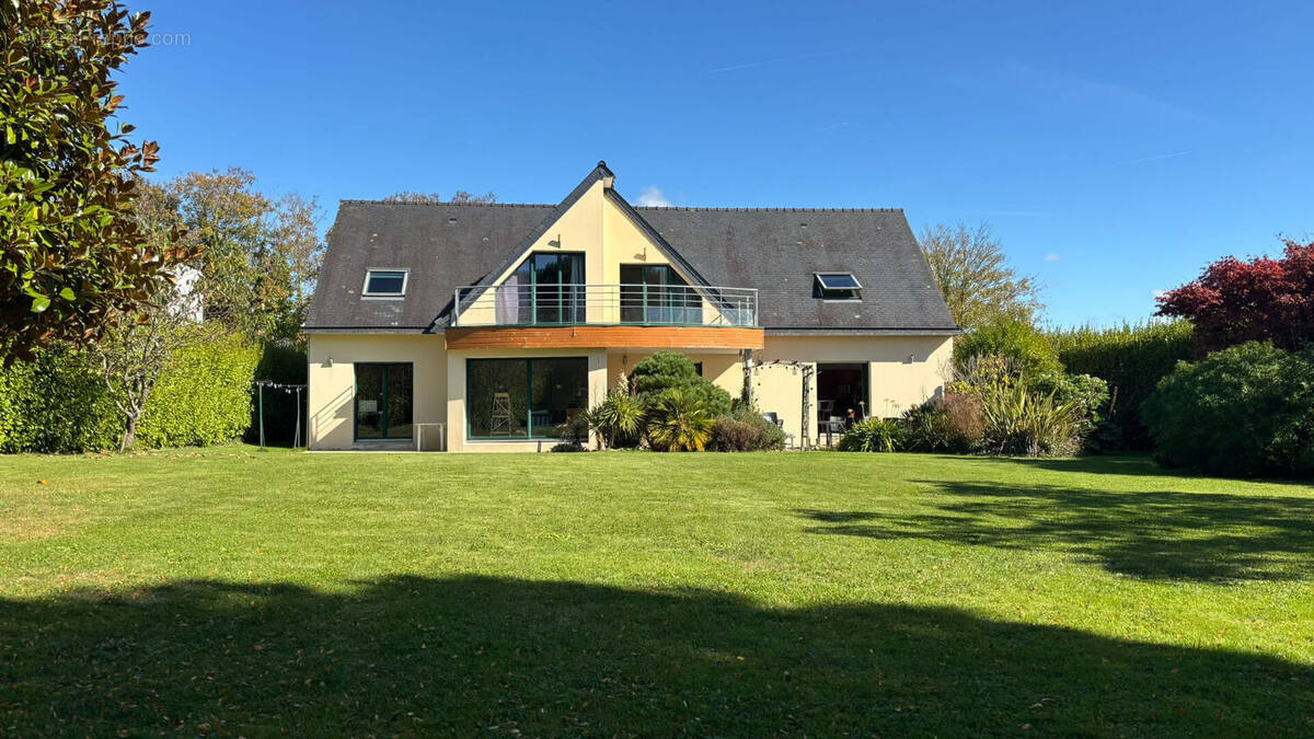 Maison à PLONEOUR-LANVERN