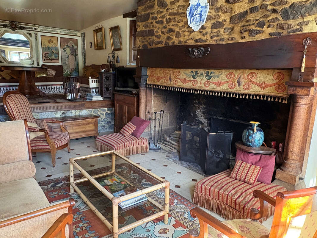 Magnifique maison en pierres aux bordes d’une rivière - photo 4
