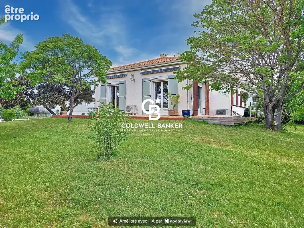 Photo Maison à Saintes au prix de 295 000€
