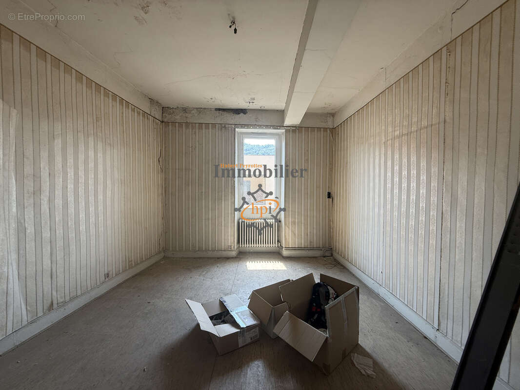 Vente Locaux à aménager Saint-Affrique - photo 8