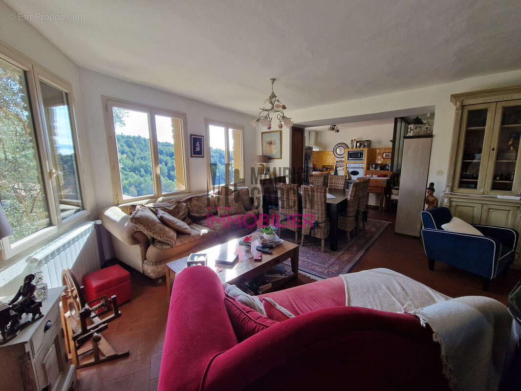 Maison à SAUMANE-DE-VAUCLUSE