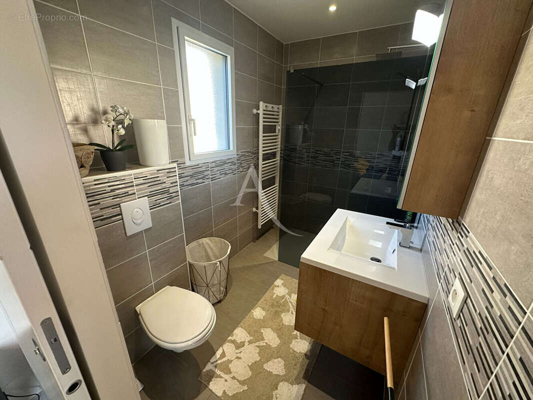 Maison à LES MONTILS