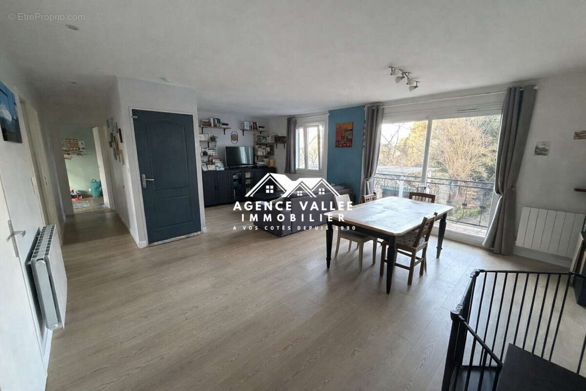 Maison à SAINT-PIERRE-DU-PERRAY