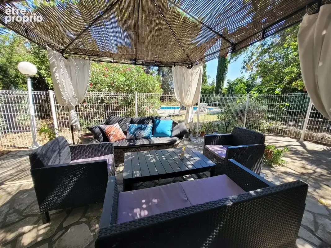 Superbe maison bourgeoise avec annexe, jardin et piscine. - photo 6