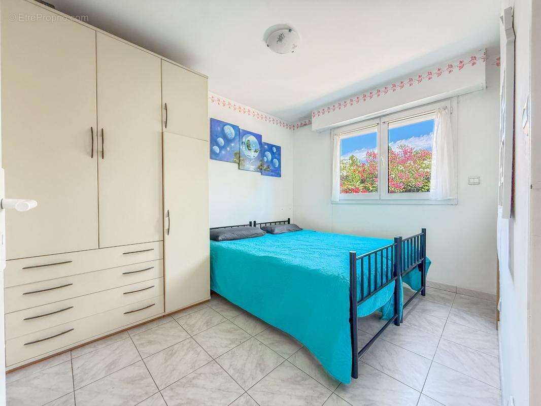 Appartement à SAINT-LAURENT-DU-VAR