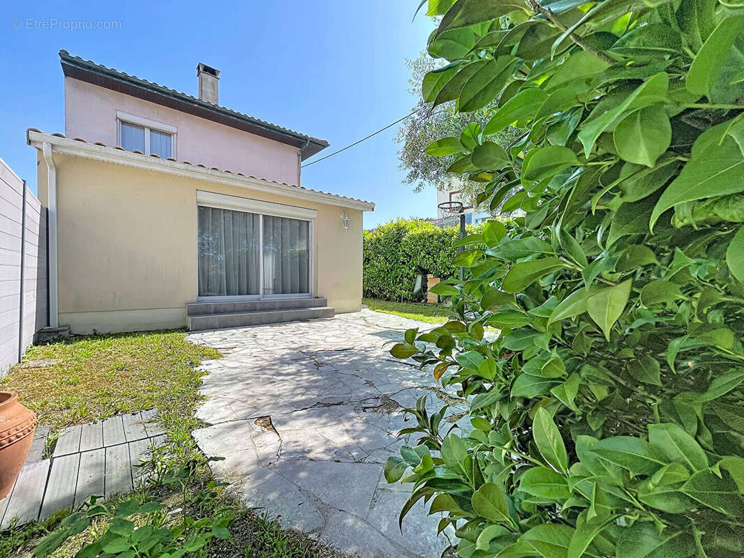 Maison à VILLENAVE-D'ORNON
