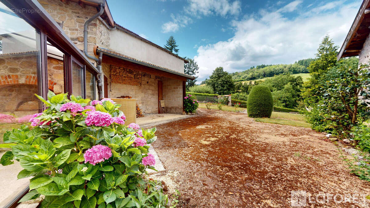 Maison Les Ardillats 5 pièce(s) 130 m2 - photo 3