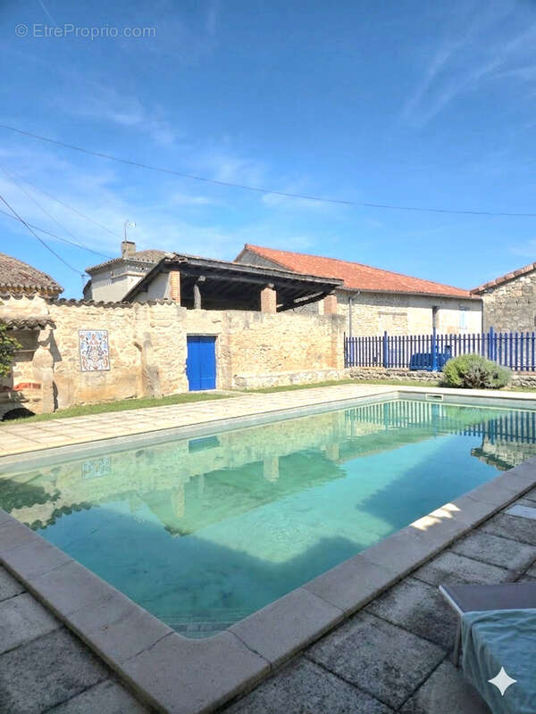 Maison à CAHUZAC-SUR-VERE