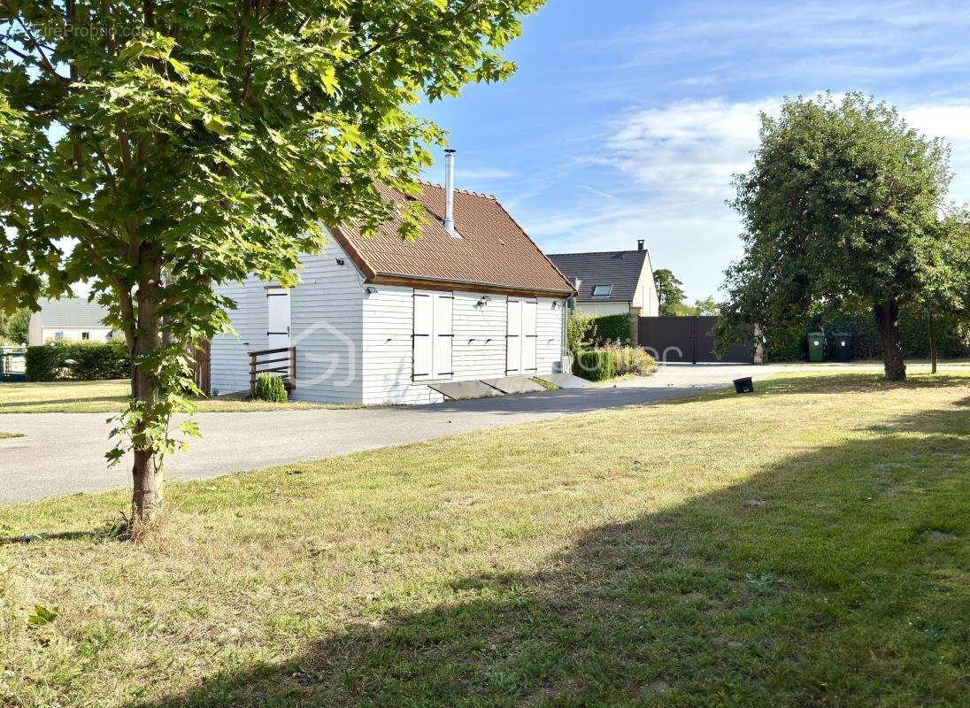 Maison à SAINT-JEAN-LES-DEUX-JUMEAUX