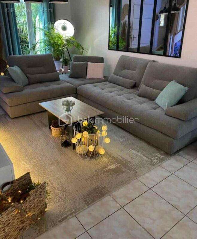 Maison à SAINT-PIERRE-LES-NEMOURS