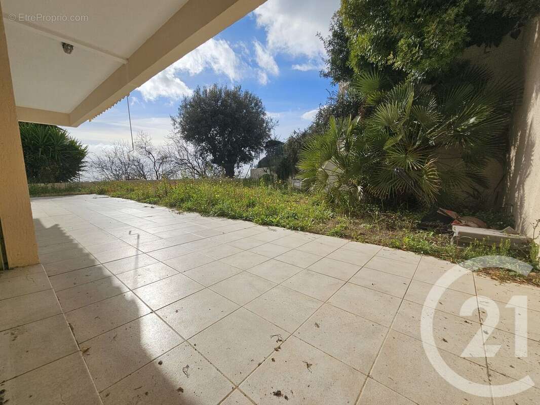 Appartement 80 m² à Saint-Laurent-Du-Var  - photo 12