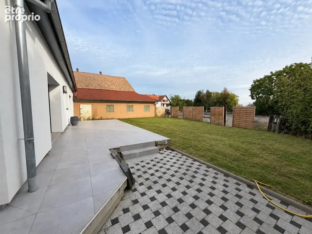 UNGERSHEIM   Maison rénovée de plain-pied avec terrasse et potentiel d’aménagement - photo 2
