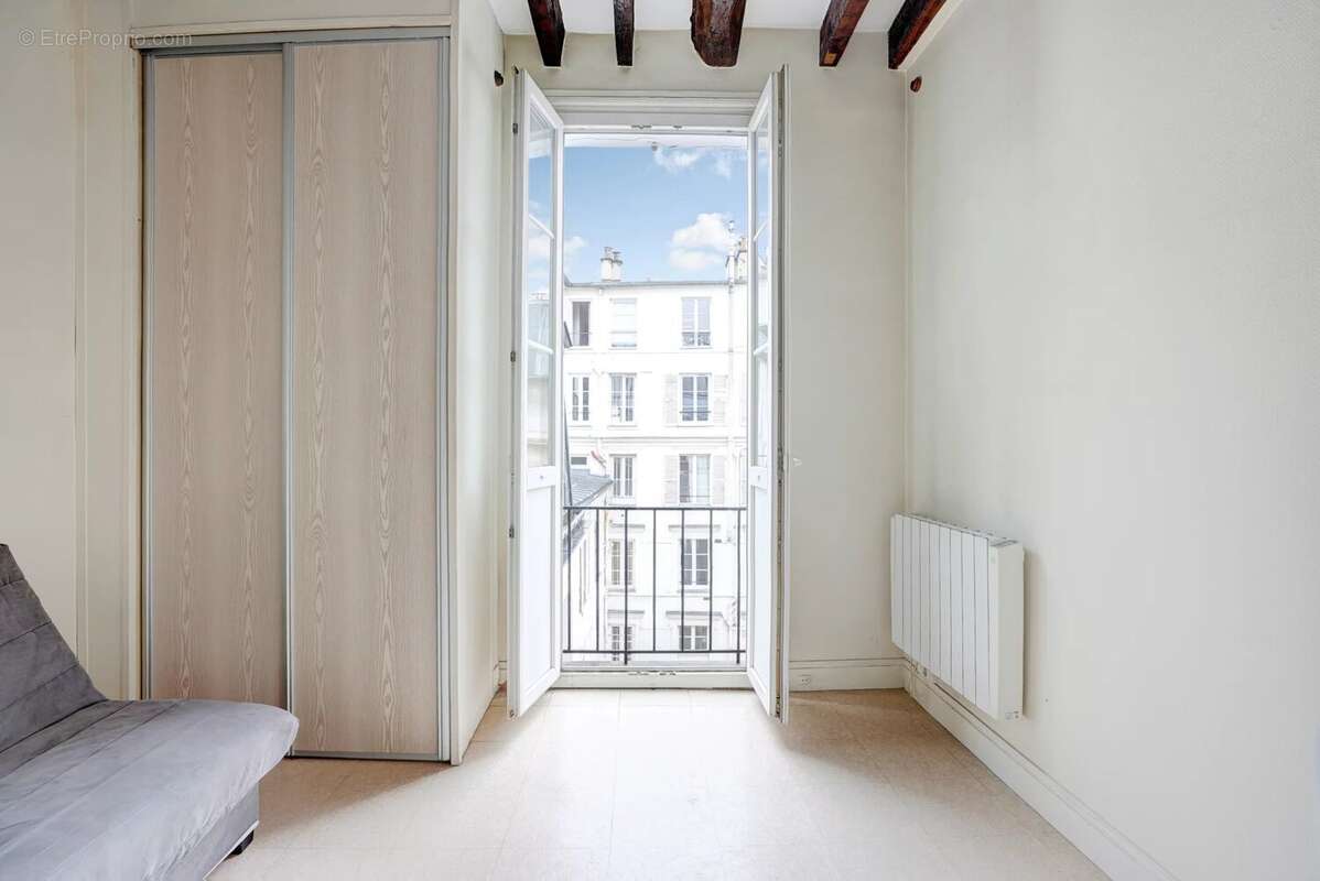 Appartement à PARIS-3E
