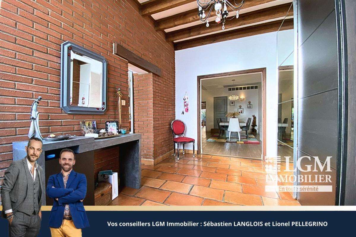Villeneuve Tolosane, centre ville, Maison 6 pièces de 240m2 - photo 2