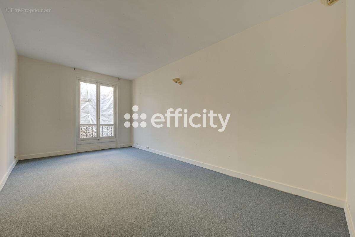 Appartement à PARIS-8E