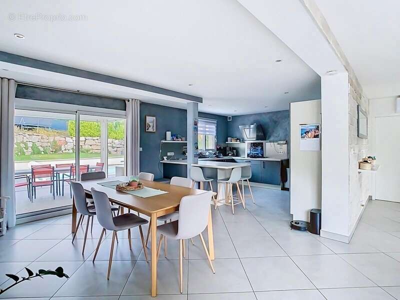 Maison à MONNETIER-MORNEX