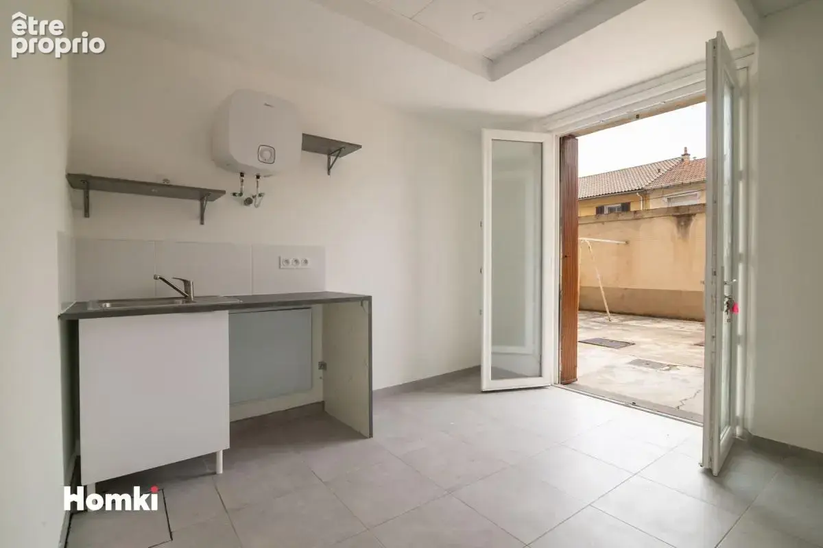 Local commercial T1 de 46 m² à Avignon 84000, Boulevard Sixte Isnard - photo 6