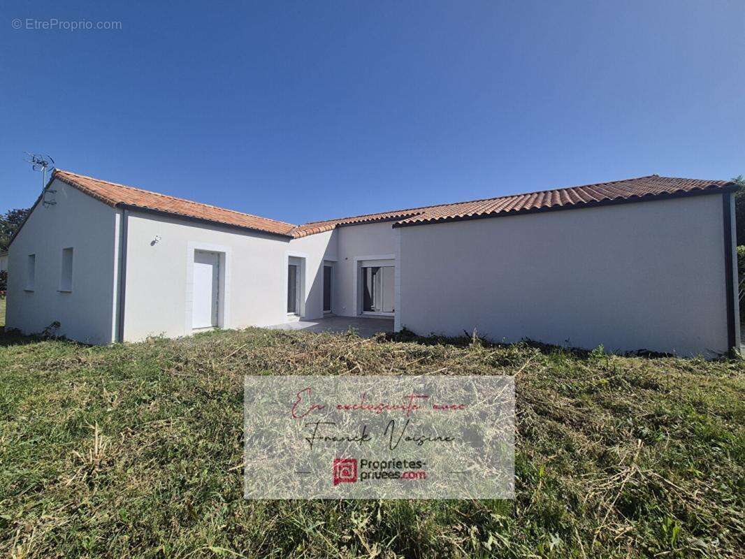 A VENDRE en Exclusivité à L'Oie, maison de 125 m2 avec 4 chambres sur une parcelle de 644 m2 env - photo 7