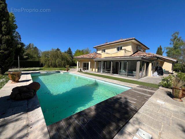 Maison à FONTAINES-SAINT-MARTIN