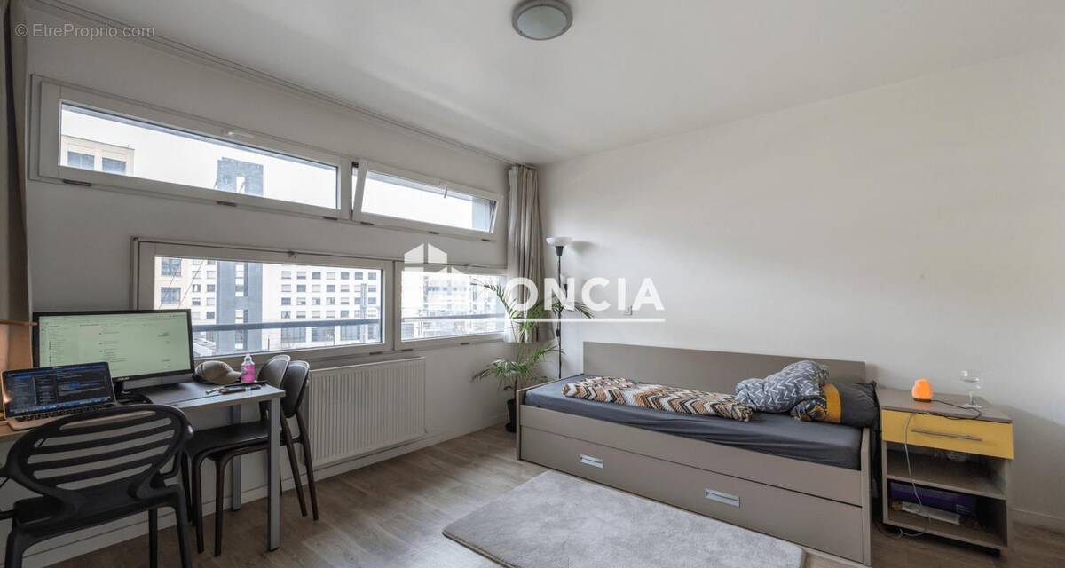 Appartement à PARIS-19E