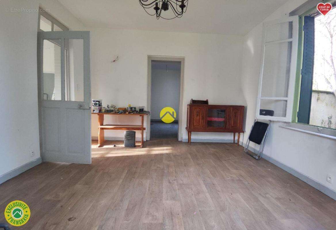 Maison à LA GUERCHE-SUR-L'AUBOIS