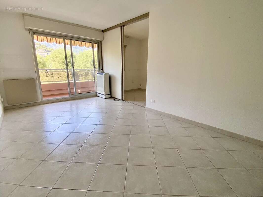 Appartement à ROQUEBRUNE-CAP-MARTIN