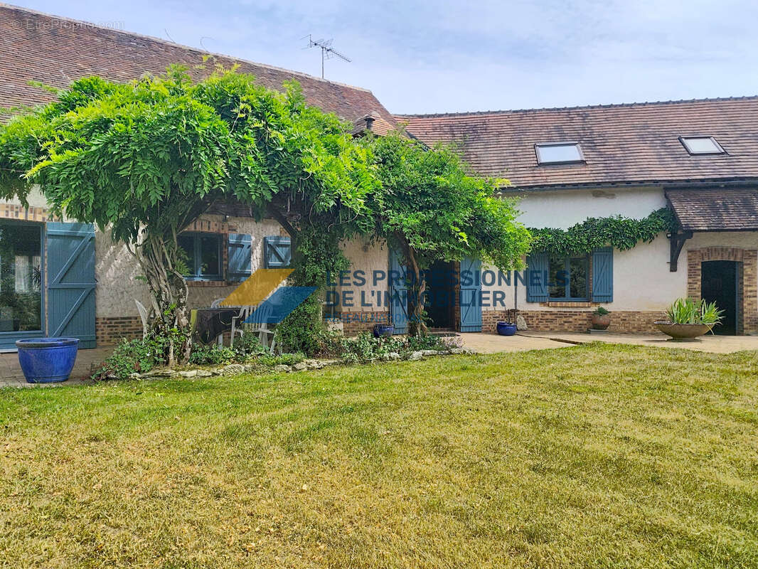 Maison à AMILLY