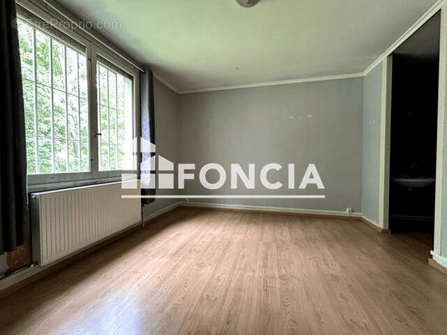 Maison à FONTENAY-LE-VICOMTE