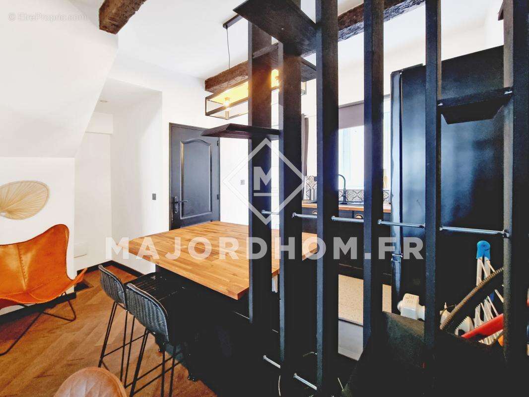 Vente type 2 terrasse cachet calme Hyper centre 13001 Marseille - photo 7