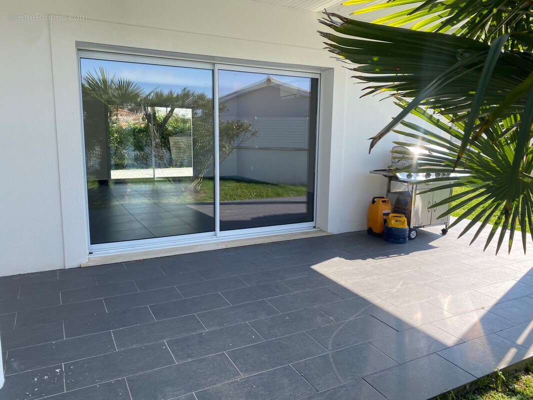 Maison à AMBARES-ET-LAGRAVE