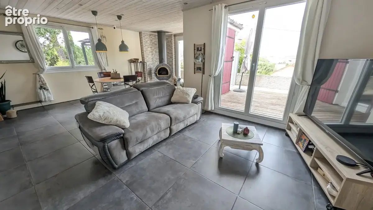 Maison 6 pièces 184 m² à vendre à Les Martres-De-Veyre (63730) - photo 6
