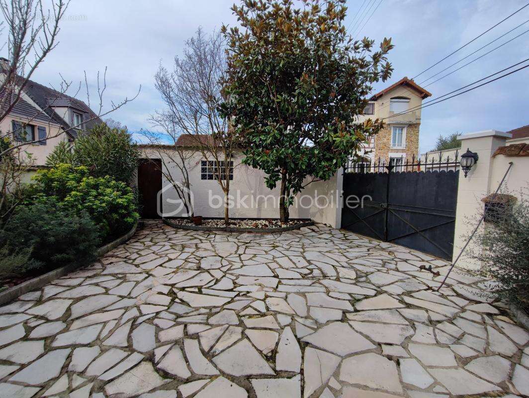 Maison à ATHIS-MONS