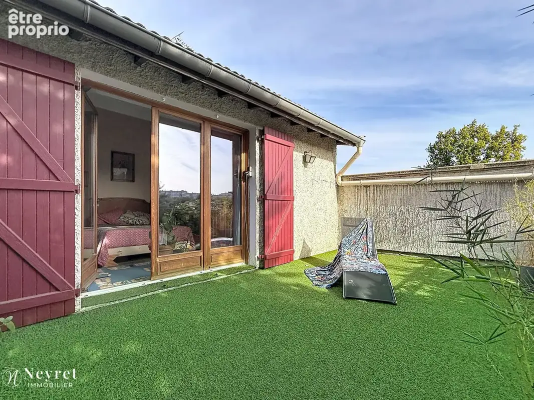 Oullins centre, belle propriété de charme avec annexe de 100m2 - photo 14