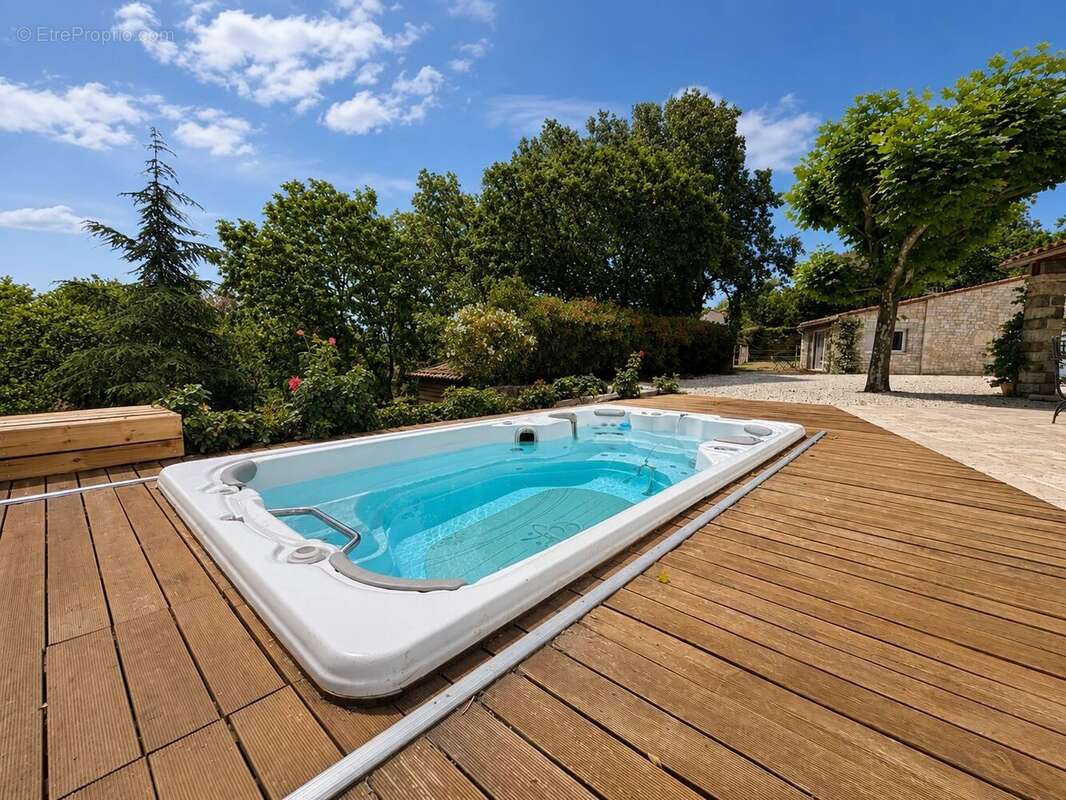 Maison à FAYENCE