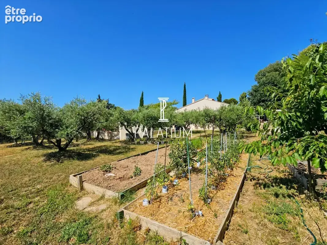 MÉRINDOL - Villa 130 m² entièrement rénovée sur 1 775m² - photo 3