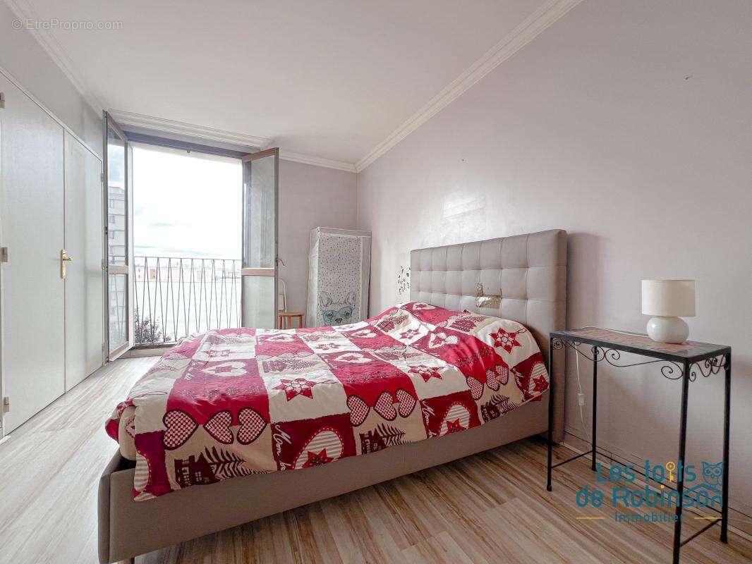 Appartement à FRESNES