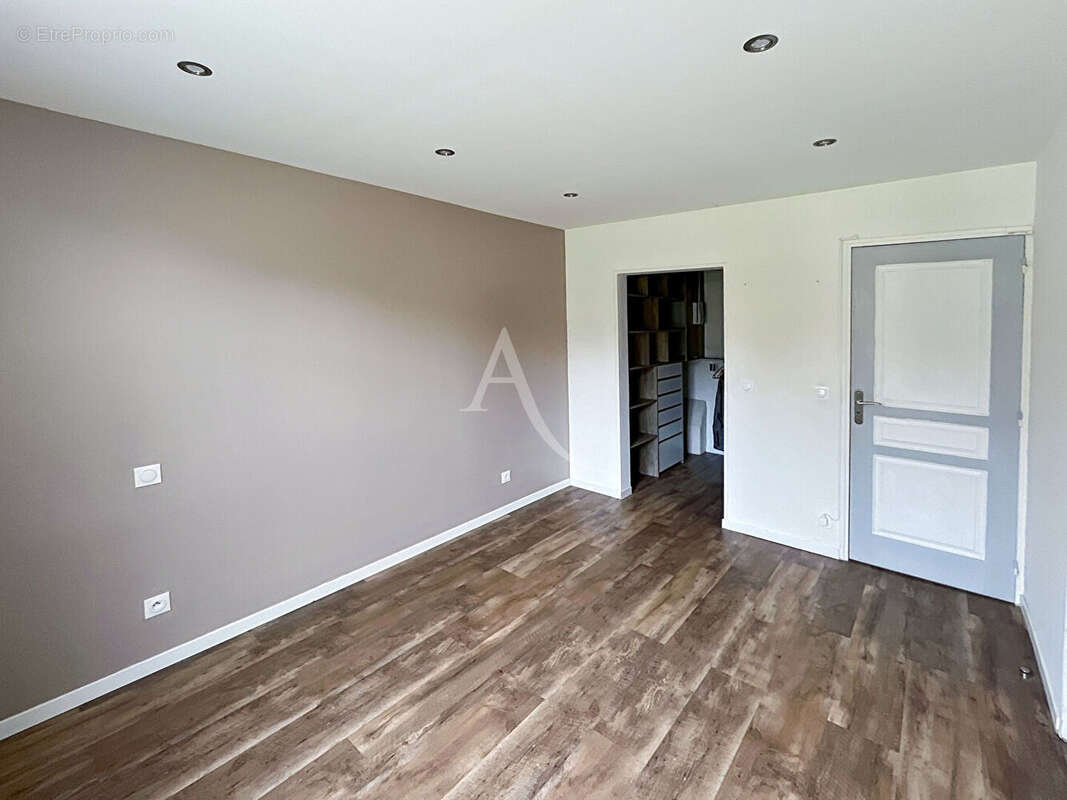 Maison à MEZY-SUR-SEINE