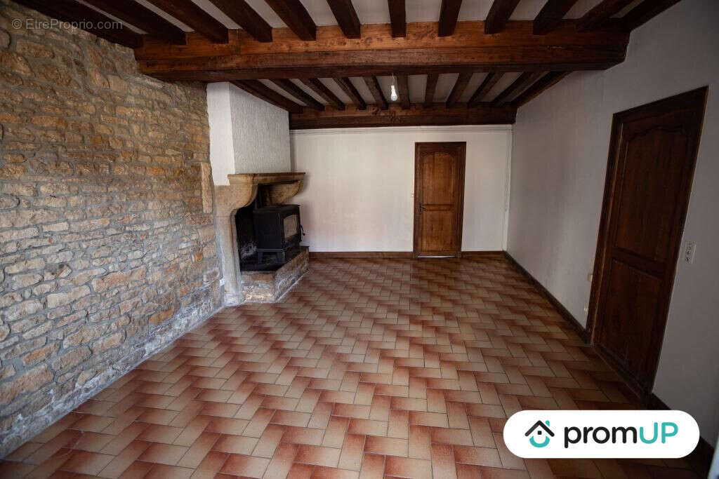 Maison à EGUILLY