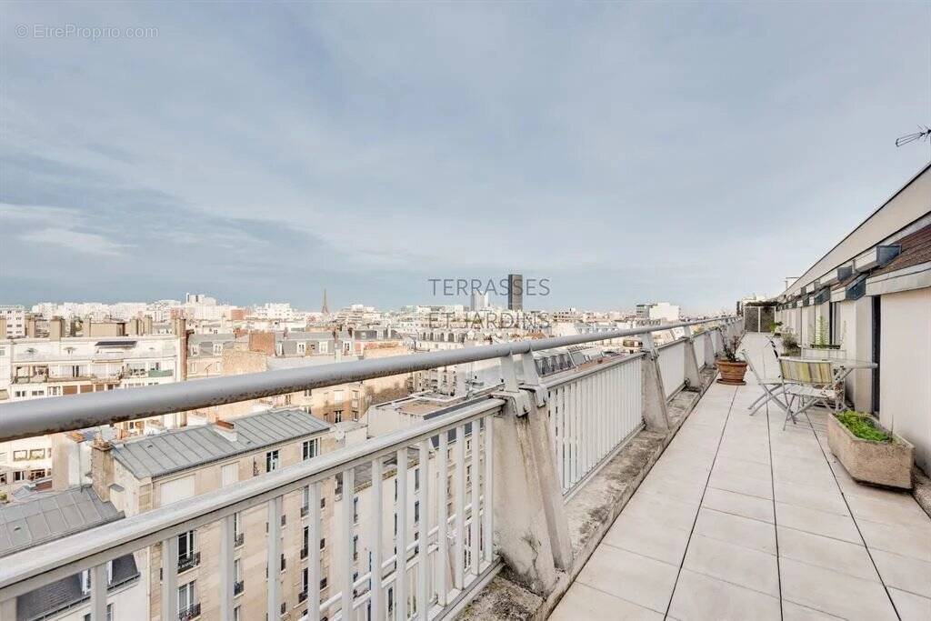 Appartement à PARIS-14E