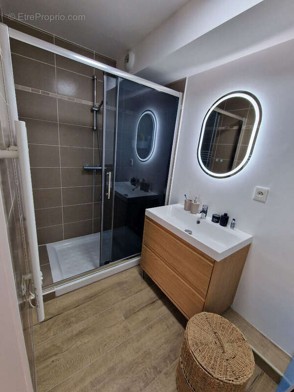 Appartement à CARROS