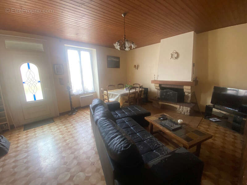 Maison à MOUTIERS-SUR-LE-LAY