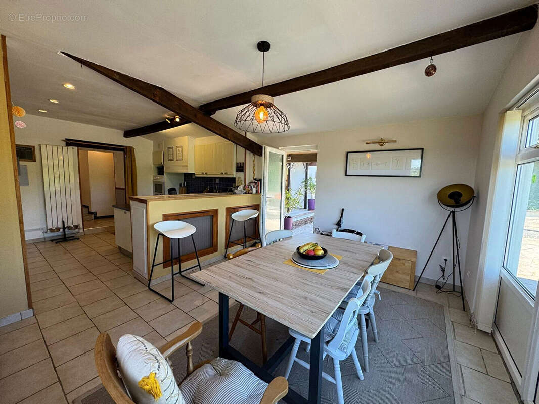 Maison à BUSSIERE-POITEVINE