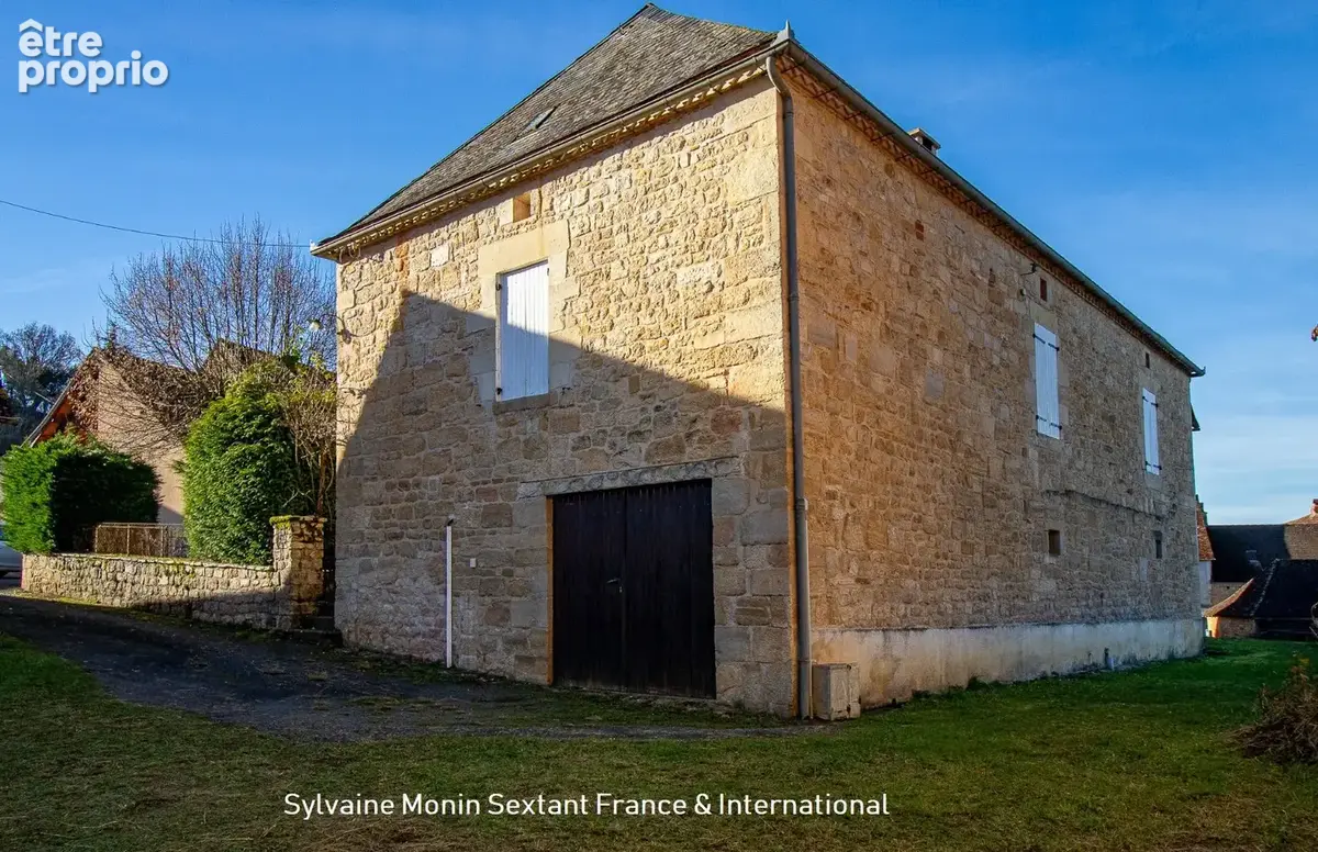 Maison en pierre au coeur d'un bourg paisible du Périgord noir - photo 3
