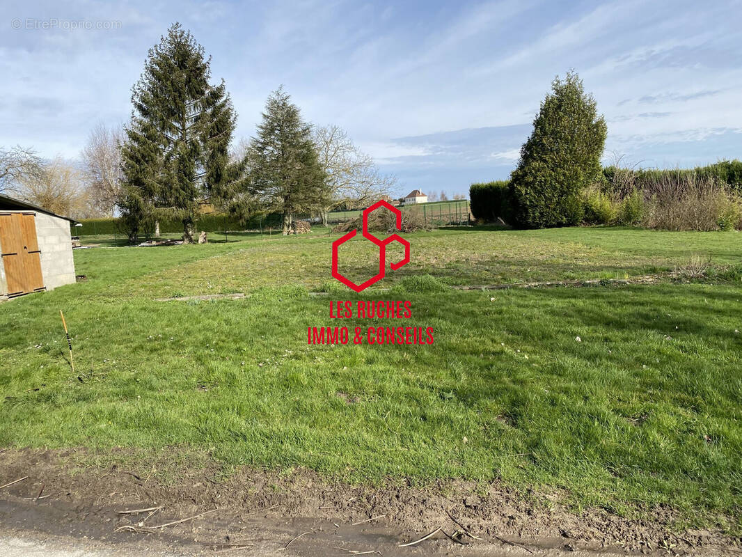 Terrain à SAINT-MARTIN-LONGUEAU