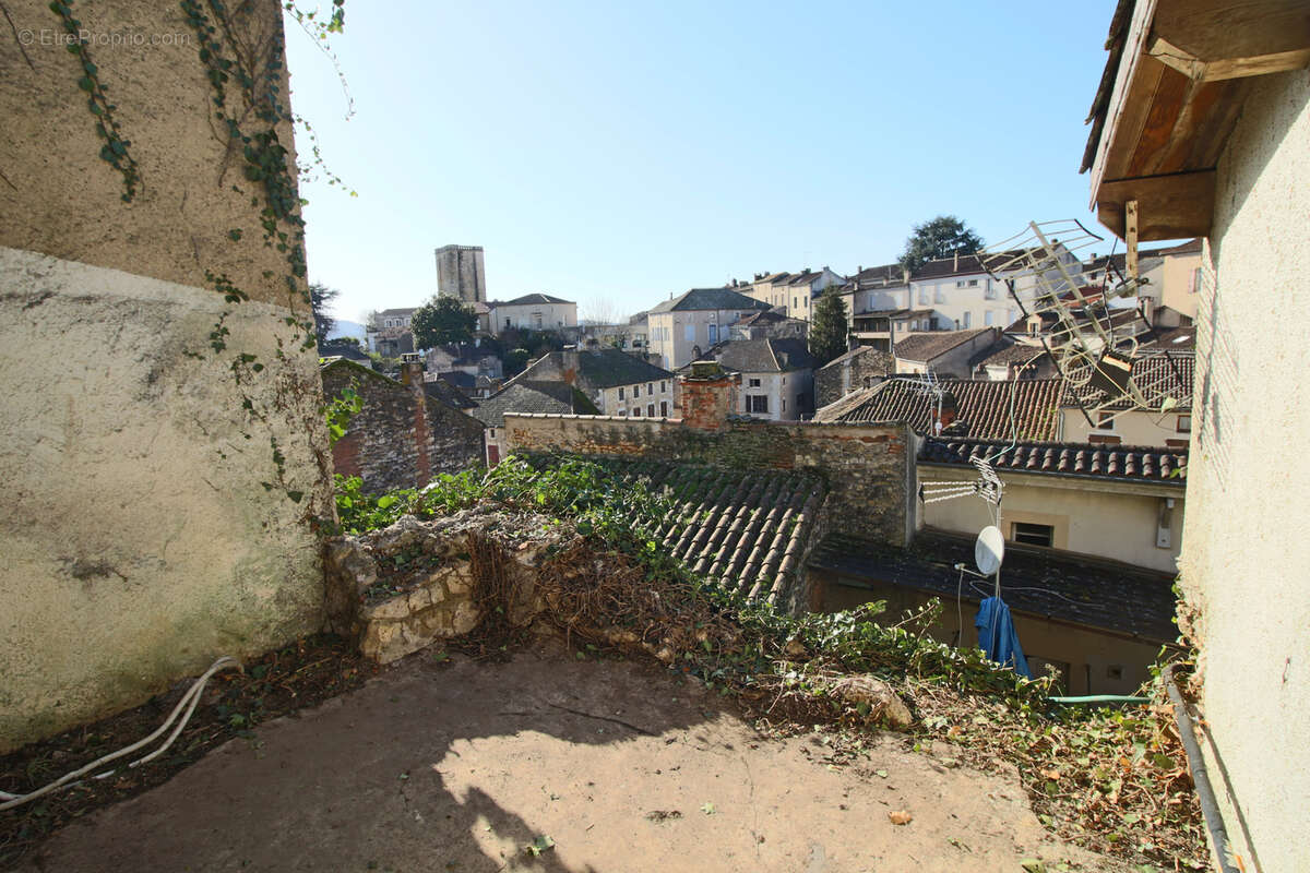 Maison à PUY-L&#039;EVEQUE